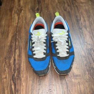 Size 11 / running shoes and sports shoes!! also very stylish puma lightweights.